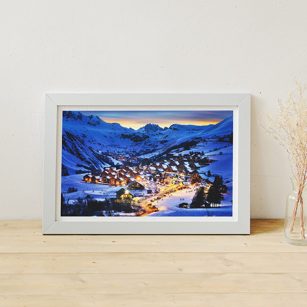 Beautiful Dusk in French Alps Resort (H1797) | 1000 pcs